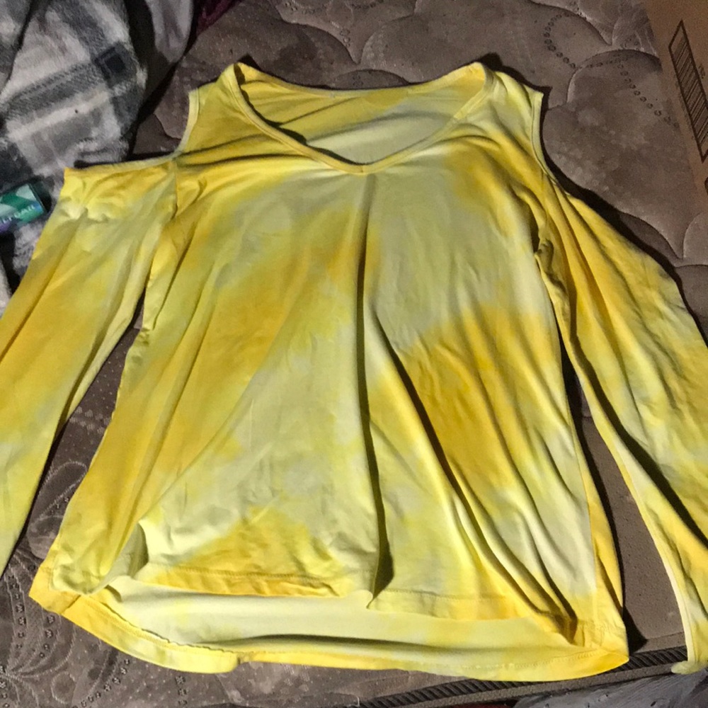 This is a summer yellow vibe
